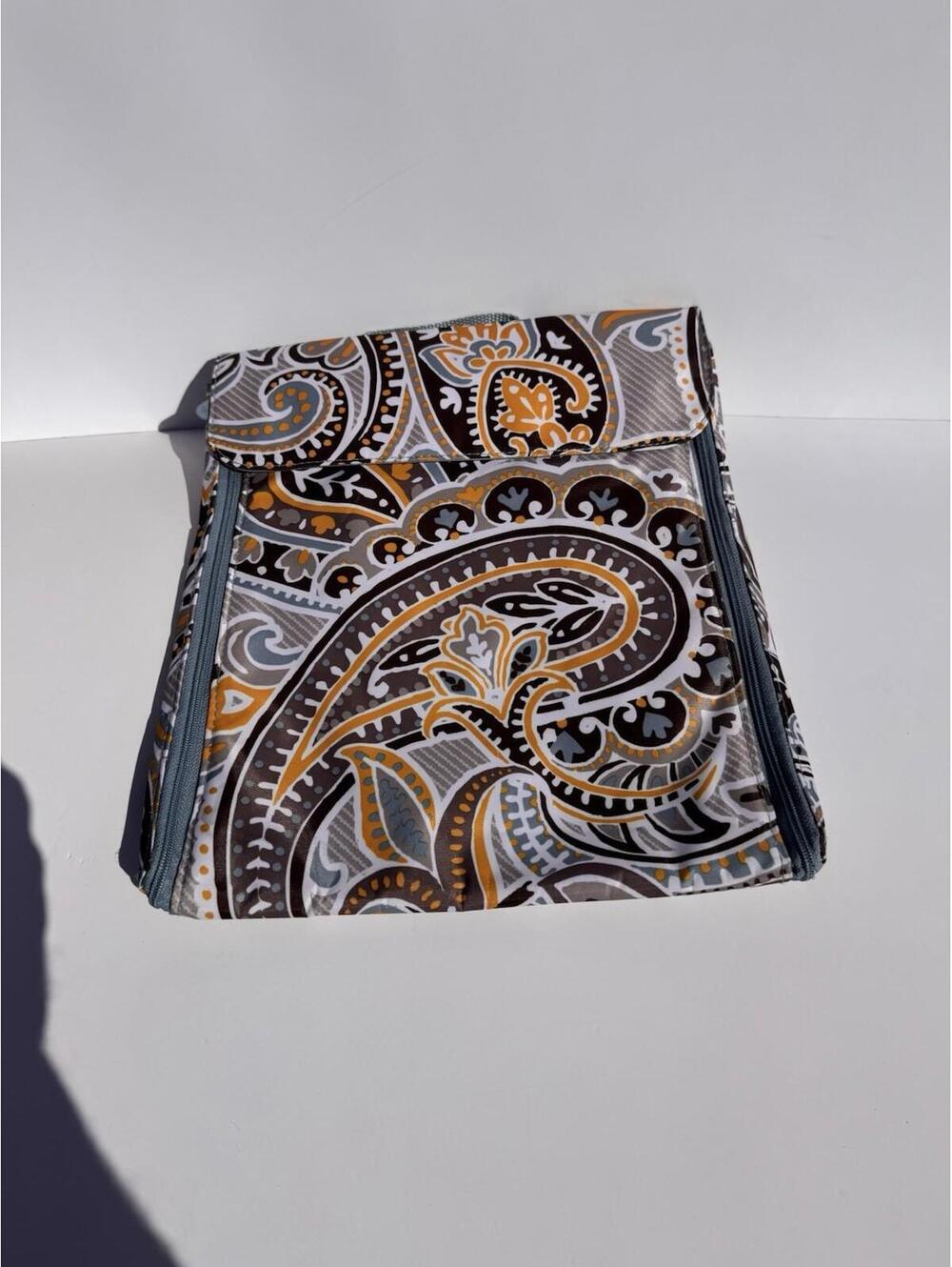 Thirty-One Hanging Travel Organizer – Multicolor Paisley Print – Toiletry/Cosmet - Picture 4 of 4